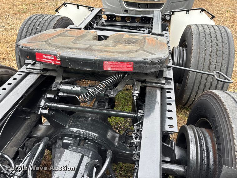 image for item DU0292 2020 International LT625 semi truck