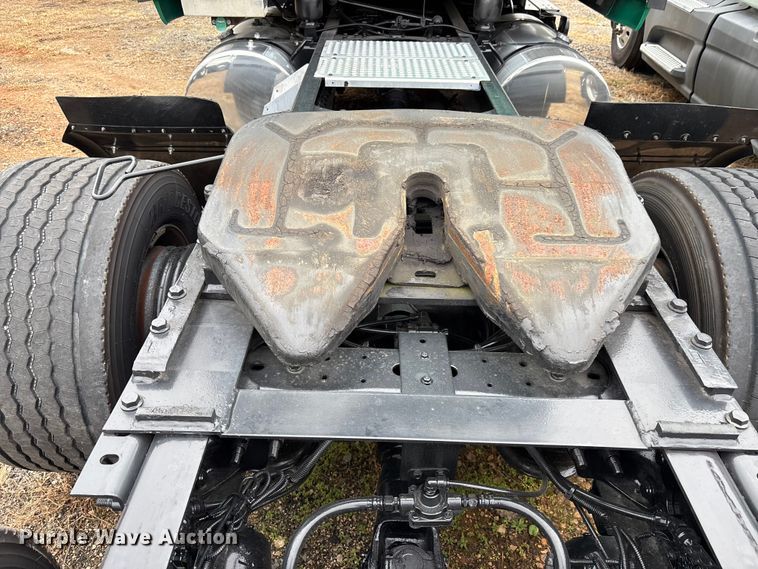 image for item DU0292 2020 International LT625 semi truck