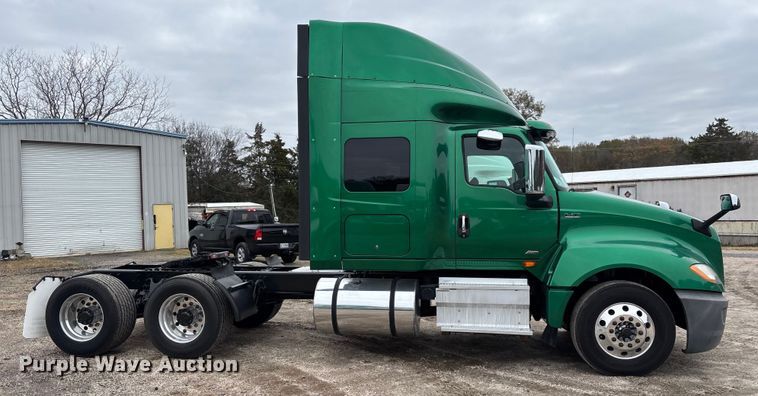 image for item DU0292 2020 International LT625 semi truck