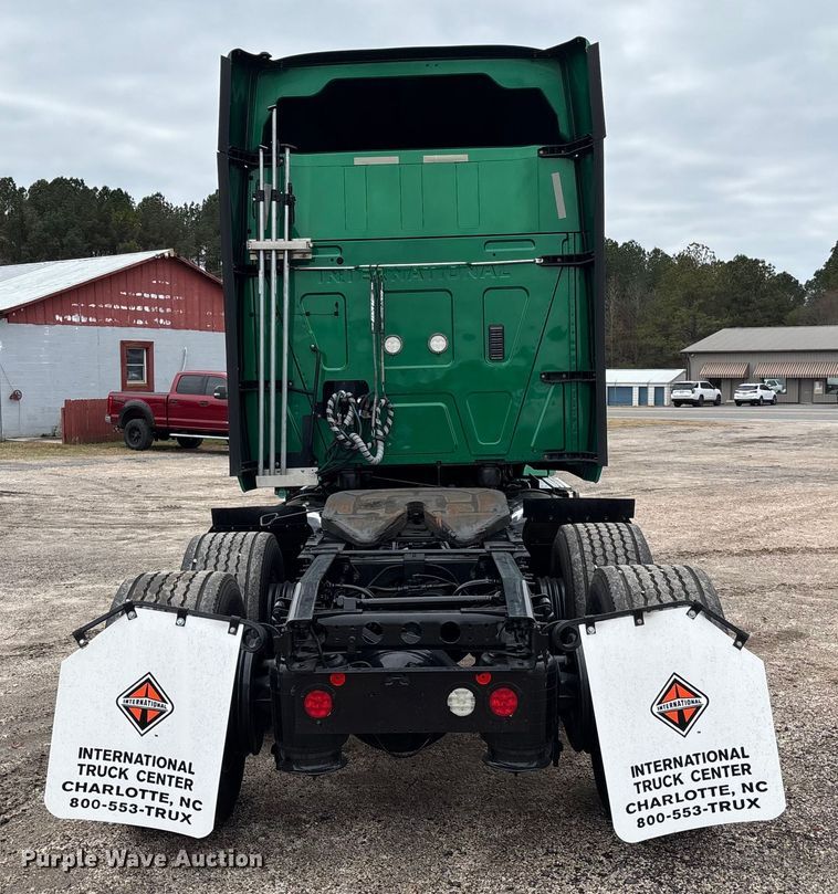 image for item DU0292 2020 International LT625 semi truck