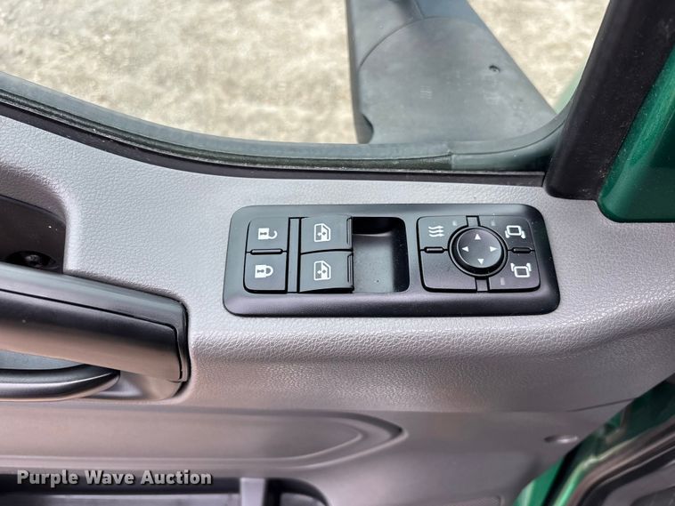 image for item DU0292 2020 International LT625 semi truck