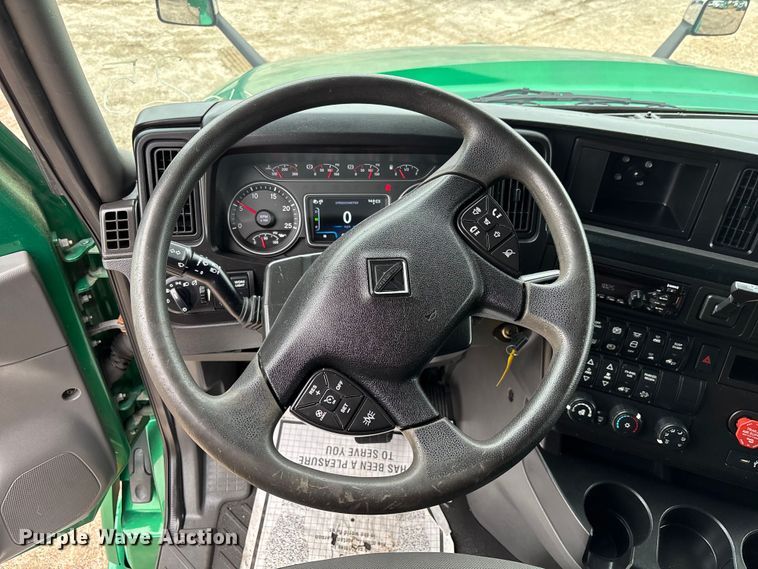 image for item DU0292 2020 International LT625 semi truck