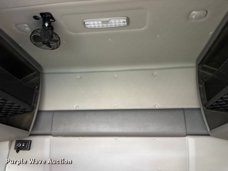 image for item DU0292 2020 International LT625 semi truck