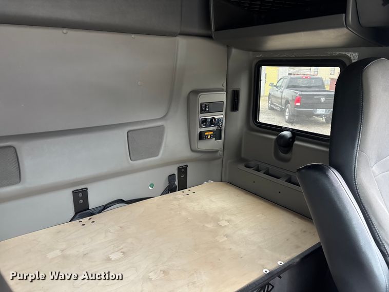 image for item DU0292 2020 International LT625 semi truck