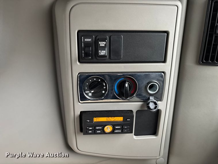 image for item DU0292 2020 International LT625 semi truck