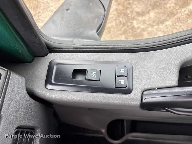 image for item DU0292 2020 International LT625 semi truck