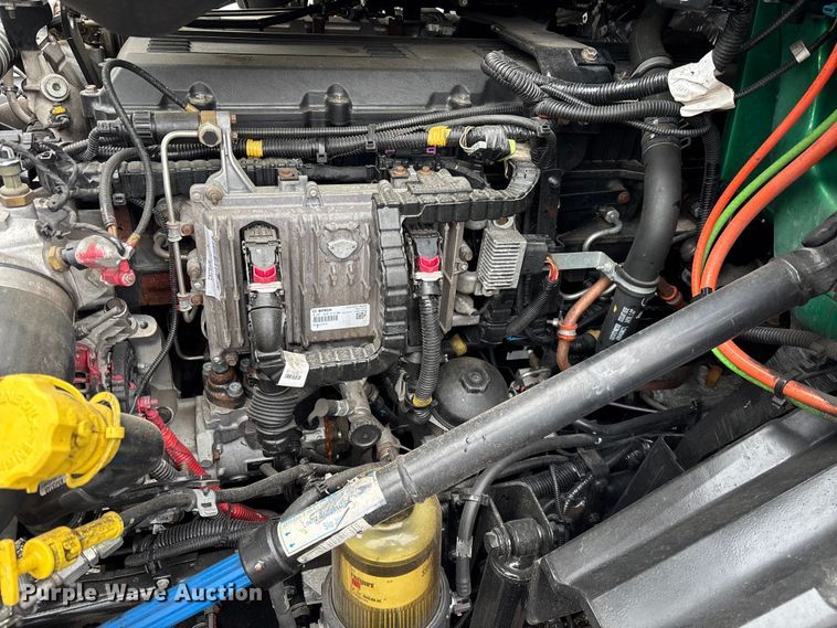 image for item DU0292 2020 International LT625 semi truck