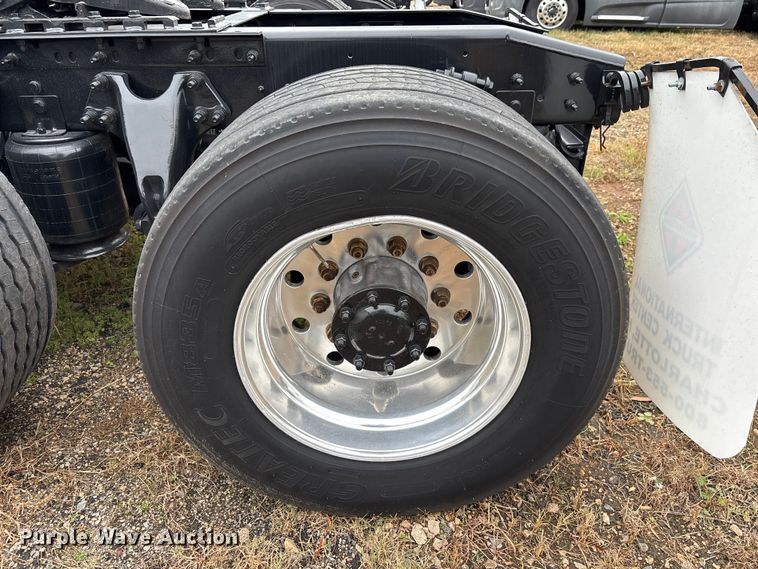 image for item DU0292 2020 International LT625 semi truck