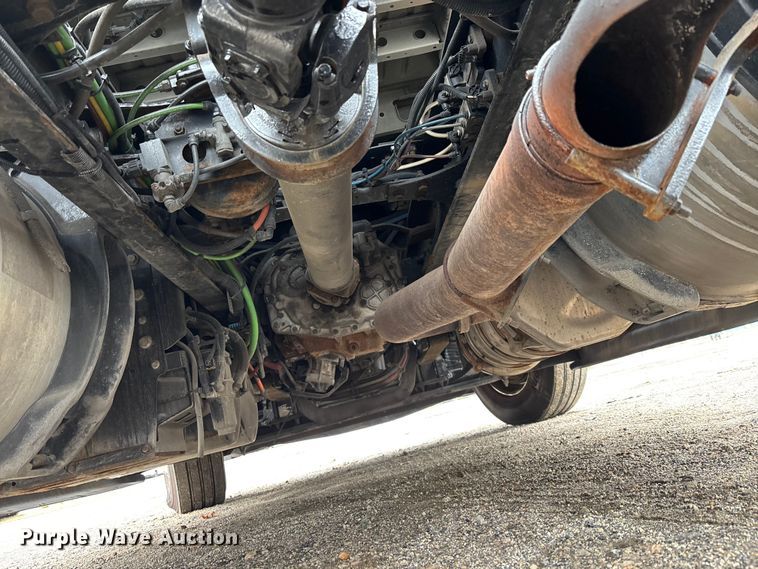 image for item DU0293 2019 International LT625 semi truck