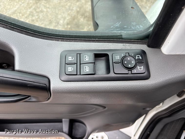 image for item DU0293 2019 International LT625 semi truck