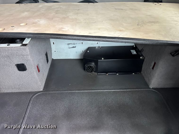 image for item DU0293 2019 International LT625 semi truck