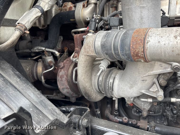 image for item DU0293 2019 International LT625 semi truck