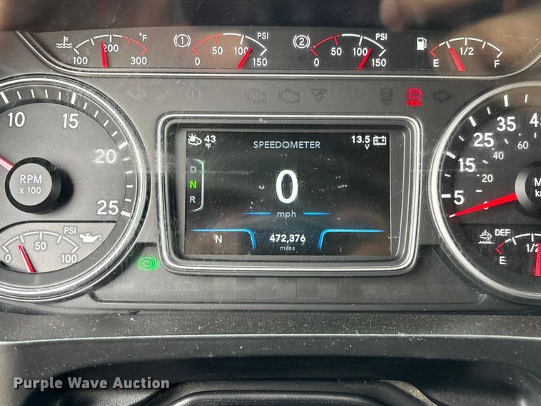 image for item DU0293 2019 International LT625 semi truck