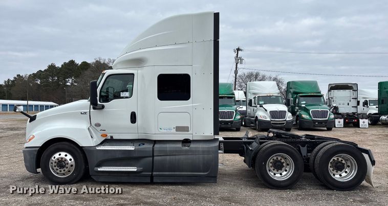 image for item DU0294 2019 International LT625 semi truck