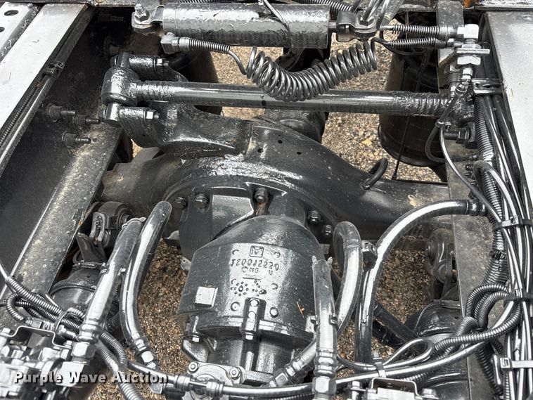 image for item DU0294 2019 International LT625 semi truck