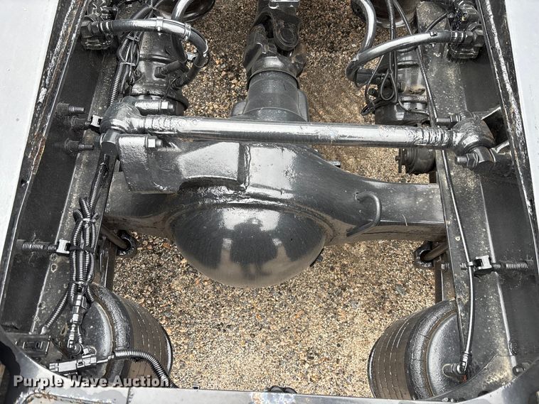 image for item DU0294 2019 International LT625 semi truck