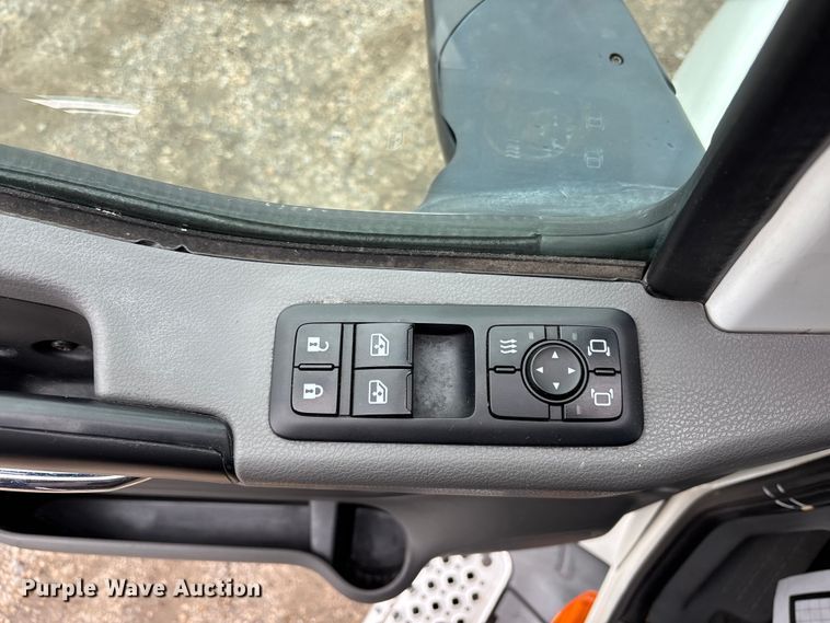 image for item DU0294 2019 International LT625 semi truck