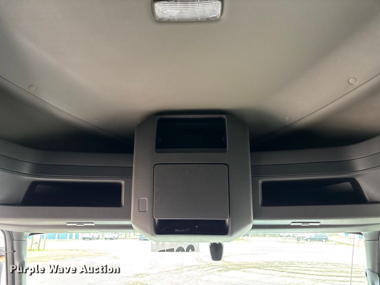 image for item DU0294 2019 International LT625 semi truck