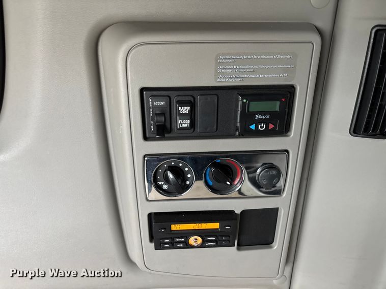 image for item DU0294 2019 International LT625 semi truck