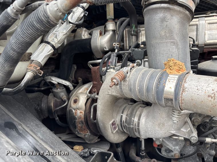 image for item DU0294 2019 International LT625 semi truck