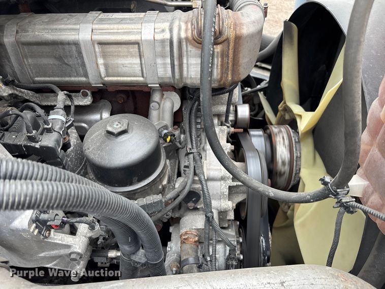 image for item DU0294 2019 International LT625 semi truck