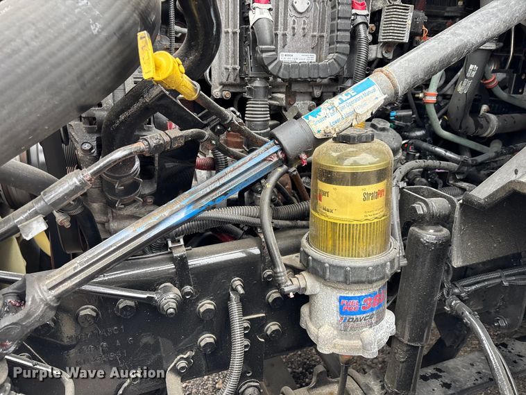 image for item DU0294 2019 International LT625 semi truck