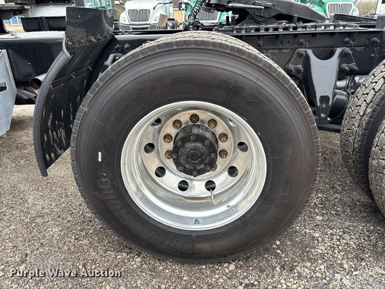 image for item DU0294 2019 International LT625 semi truck