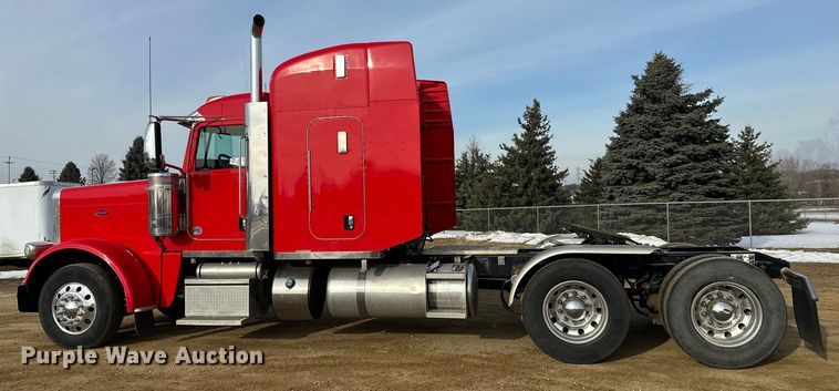 image for item DW4389 2020 Peterbilt 389 semi truck