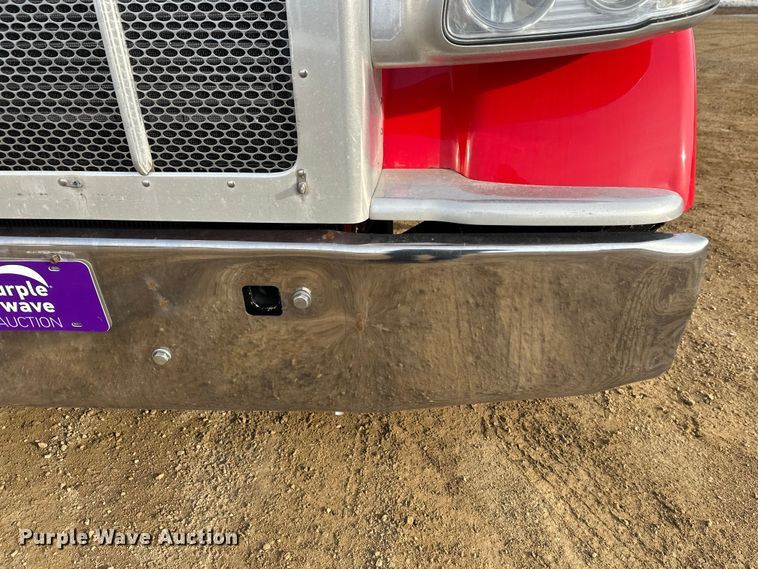image for item DW4389 2020 Peterbilt 389 semi truck
