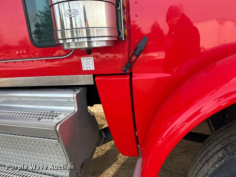 image for item DW4389 2020 Peterbilt 389 semi truck