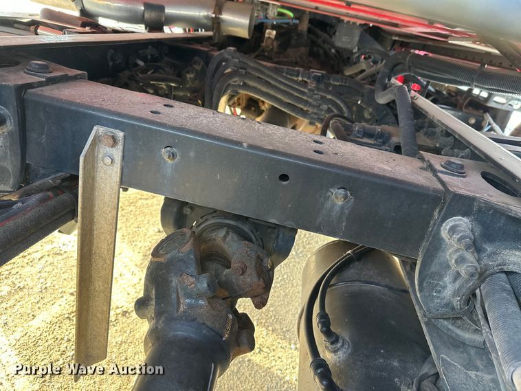 image for item DW4389 2020 Peterbilt 389 semi truck