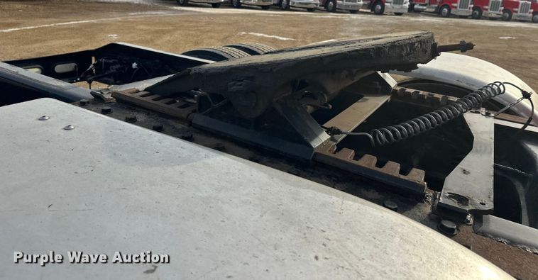 image for item DW4389 2020 Peterbilt 389 semi truck