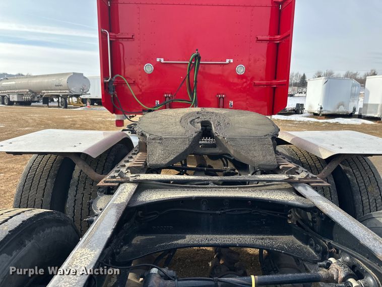 image for item DW4389 2020 Peterbilt 389 semi truck