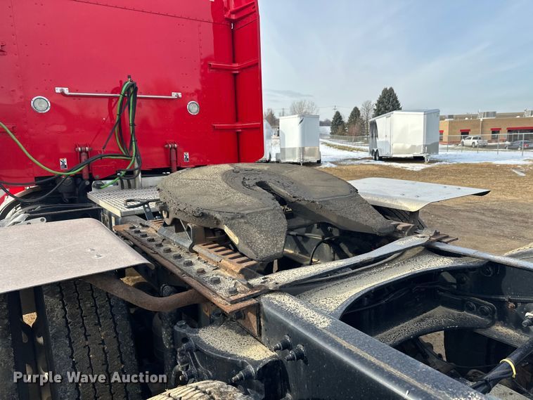 image for item DW4389 2020 Peterbilt 389 semi truck