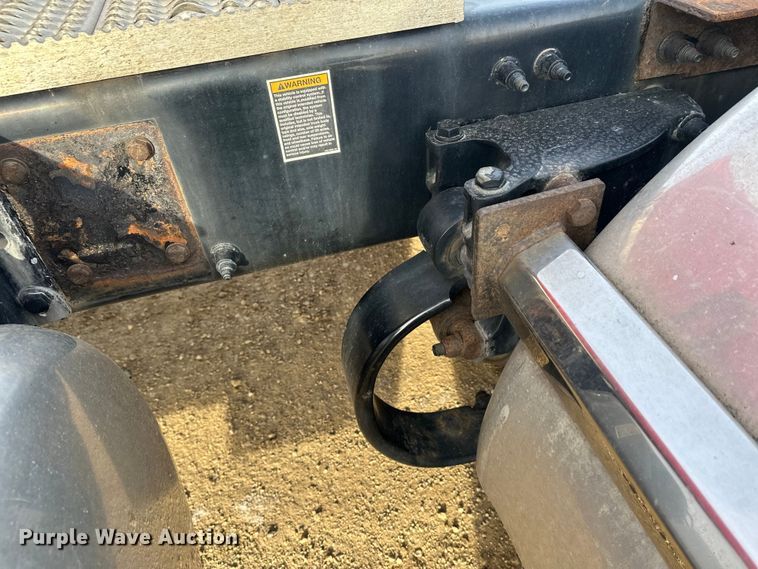 image for item DW4389 2020 Peterbilt 389 semi truck