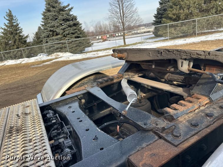 image for item DW4389 2020 Peterbilt 389 semi truck