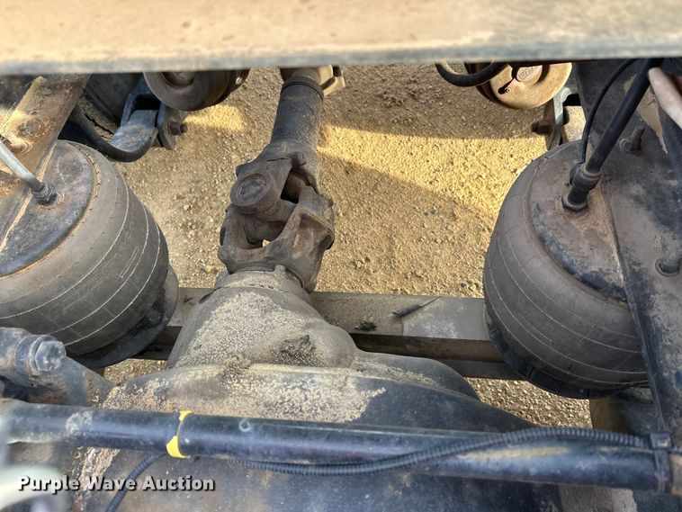 image for item DW4389 2020 Peterbilt 389 semi truck