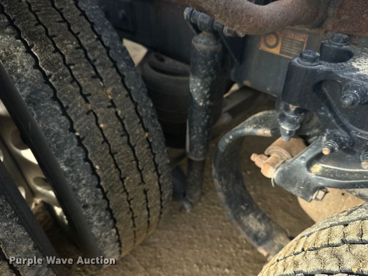 image for item DW4389 2020 Peterbilt 389 semi truck