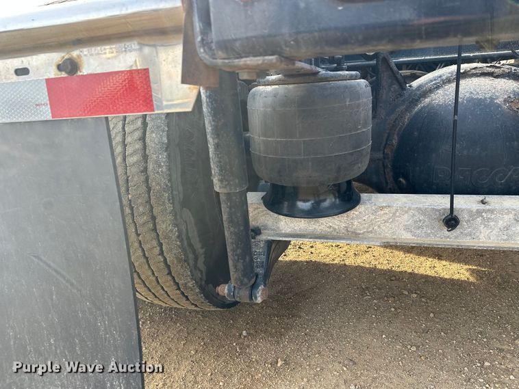 image for item DW4389 2020 Peterbilt 389 semi truck