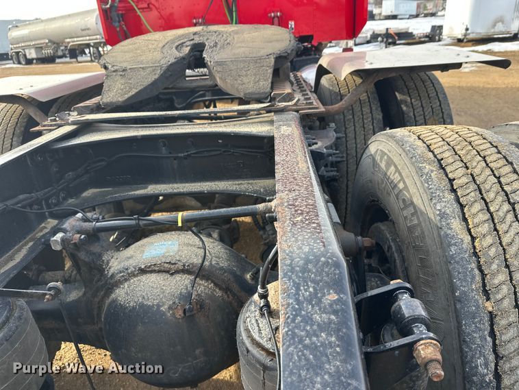 image for item DW4389 2020 Peterbilt 389 semi truck