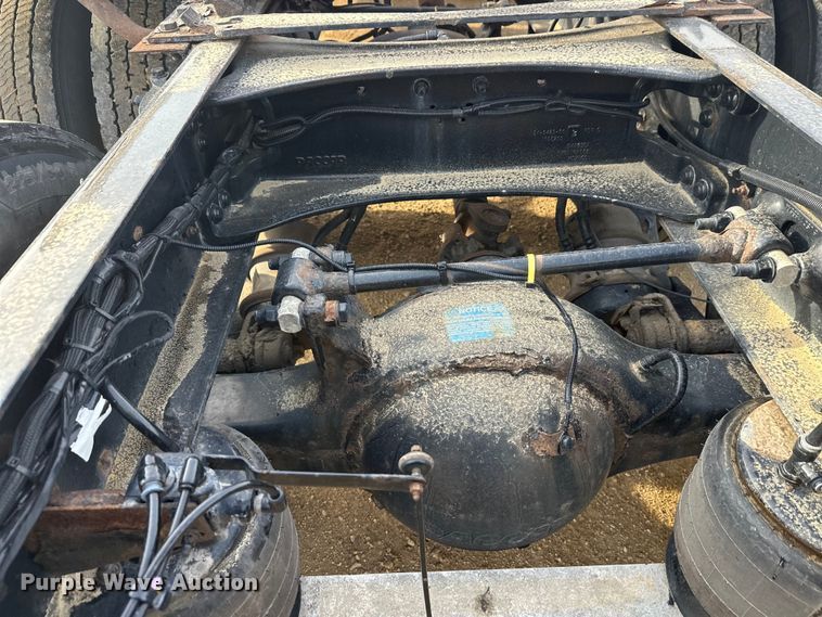 image for item DW4389 2020 Peterbilt 389 semi truck