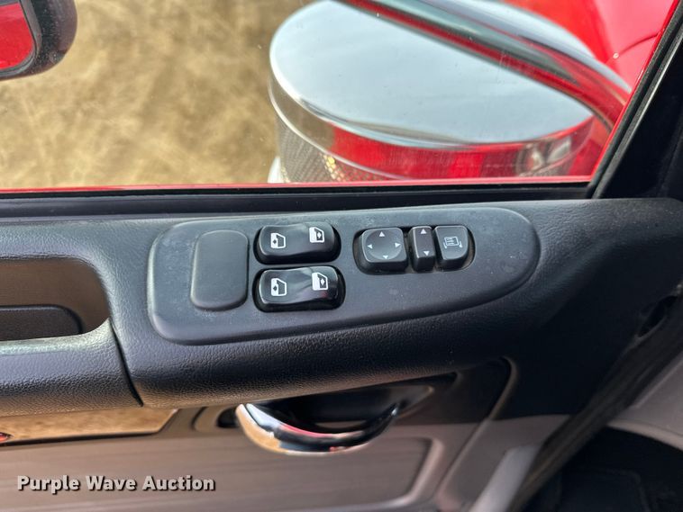 image for item DW4389 2020 Peterbilt 389 semi truck