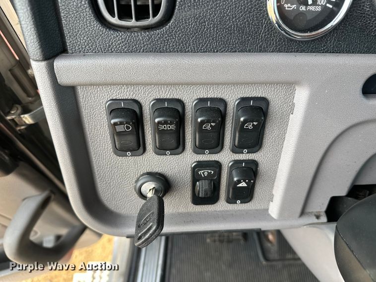 image for item DW4389 2020 Peterbilt 389 semi truck