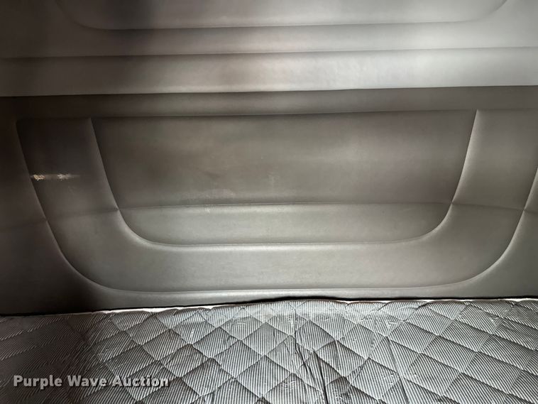 image for item DW4389 2020 Peterbilt 389 semi truck