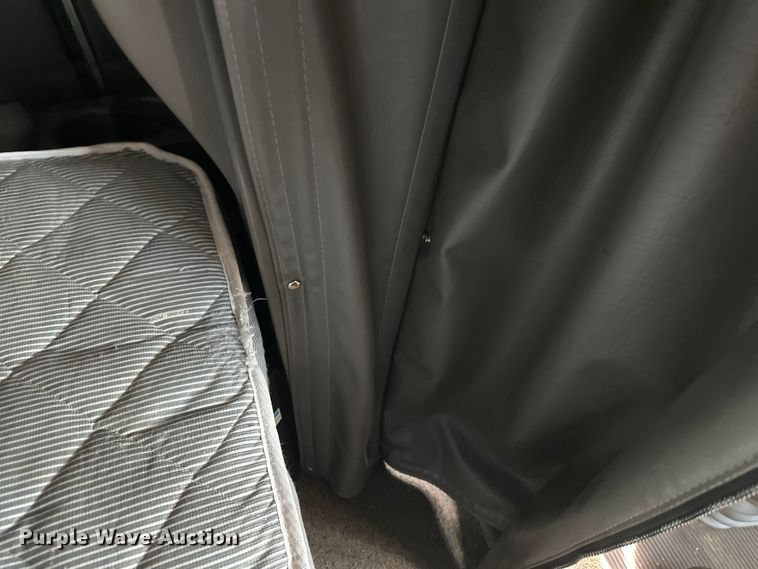 image for item DW4389 2020 Peterbilt 389 semi truck