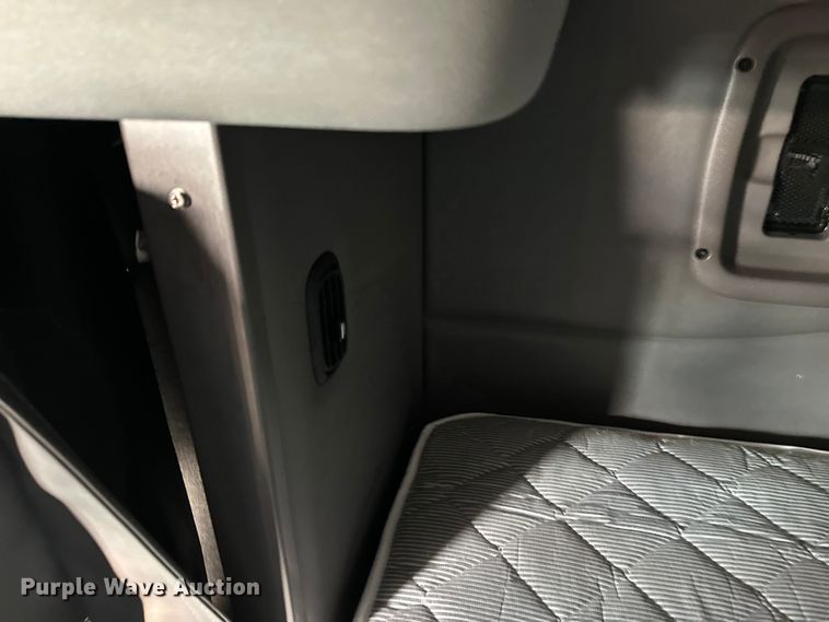 image for item DW4389 2020 Peterbilt 389 semi truck