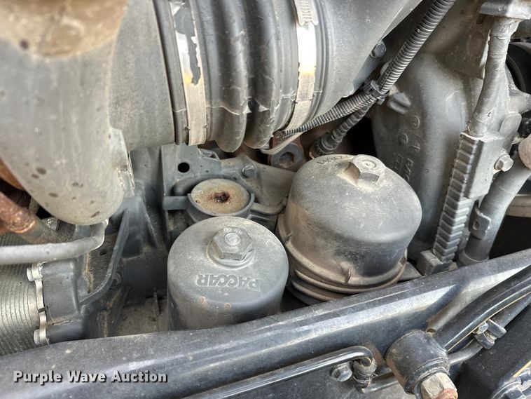 image for item DW4389 2020 Peterbilt 389 semi truck