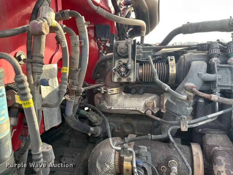 image for item DW4389 2020 Peterbilt 389 semi truck