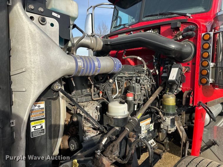 image for item DW4389 2020 Peterbilt 389 semi truck