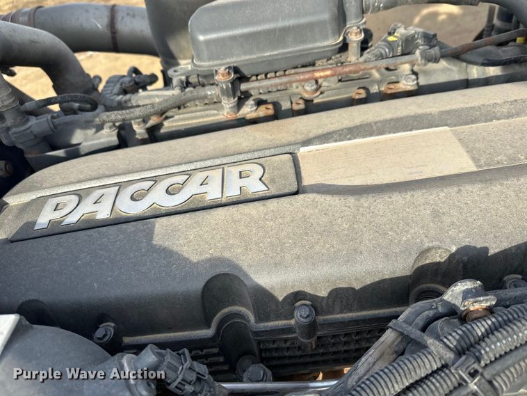 image for item DW4389 2020 Peterbilt 389 semi truck